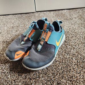 Boy's Nike Tennis Shoes-Size 1